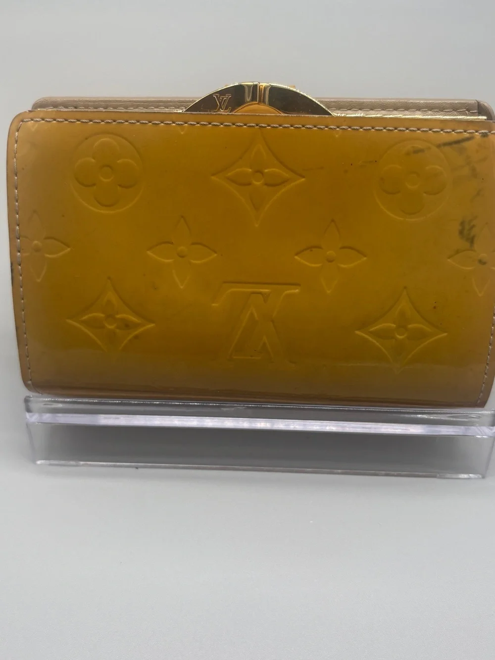 Louis Vuitton Vernis Viennois Kiss Lock Wallet Beige Yellow with COA